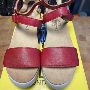 Fly London Wink196Fly in Mousse Lipstick Red Size 42 (US 11) - NWT